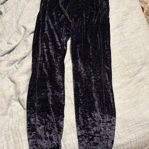Lululemon women's Black Velvet Joggers
